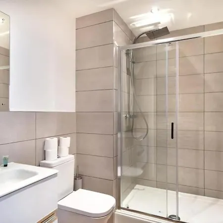 Snug 1Br Apt, 4Ktv-Free Parking Manchester Exterior photo